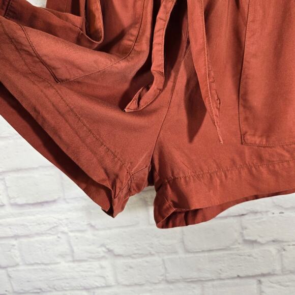 M H&M Conscious Women's Rust Orange Paperbag Belted Shorts Size 6 Patch Pockets - Picture 4 of 9
